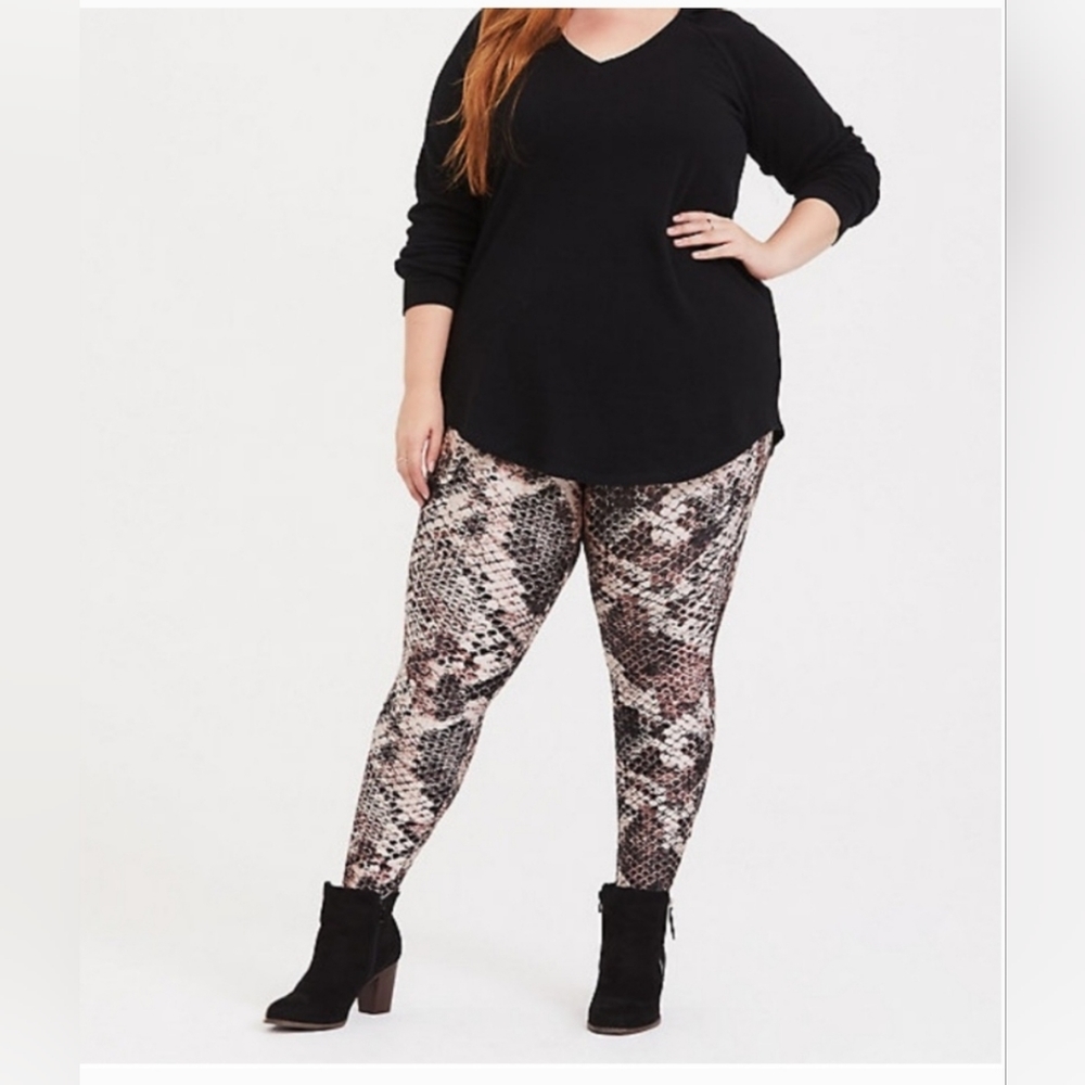 😊NWOT Torrid Liquid Snakeskin Print Leggings Sz 00 Fits Sz 10 M/L